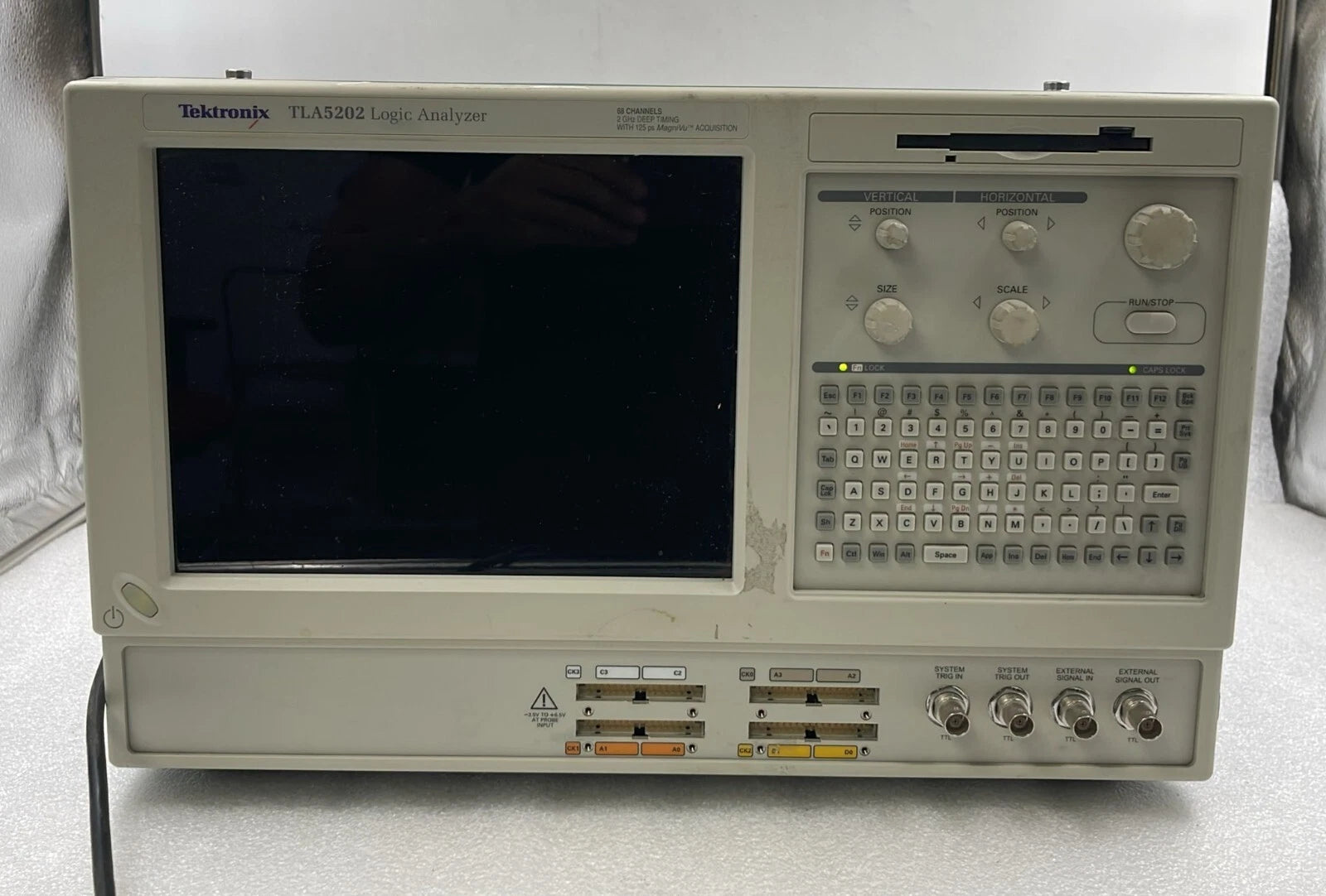 Tektronix TLA5202 68-Channels Logic Analyzer 2-GHz **AS IS