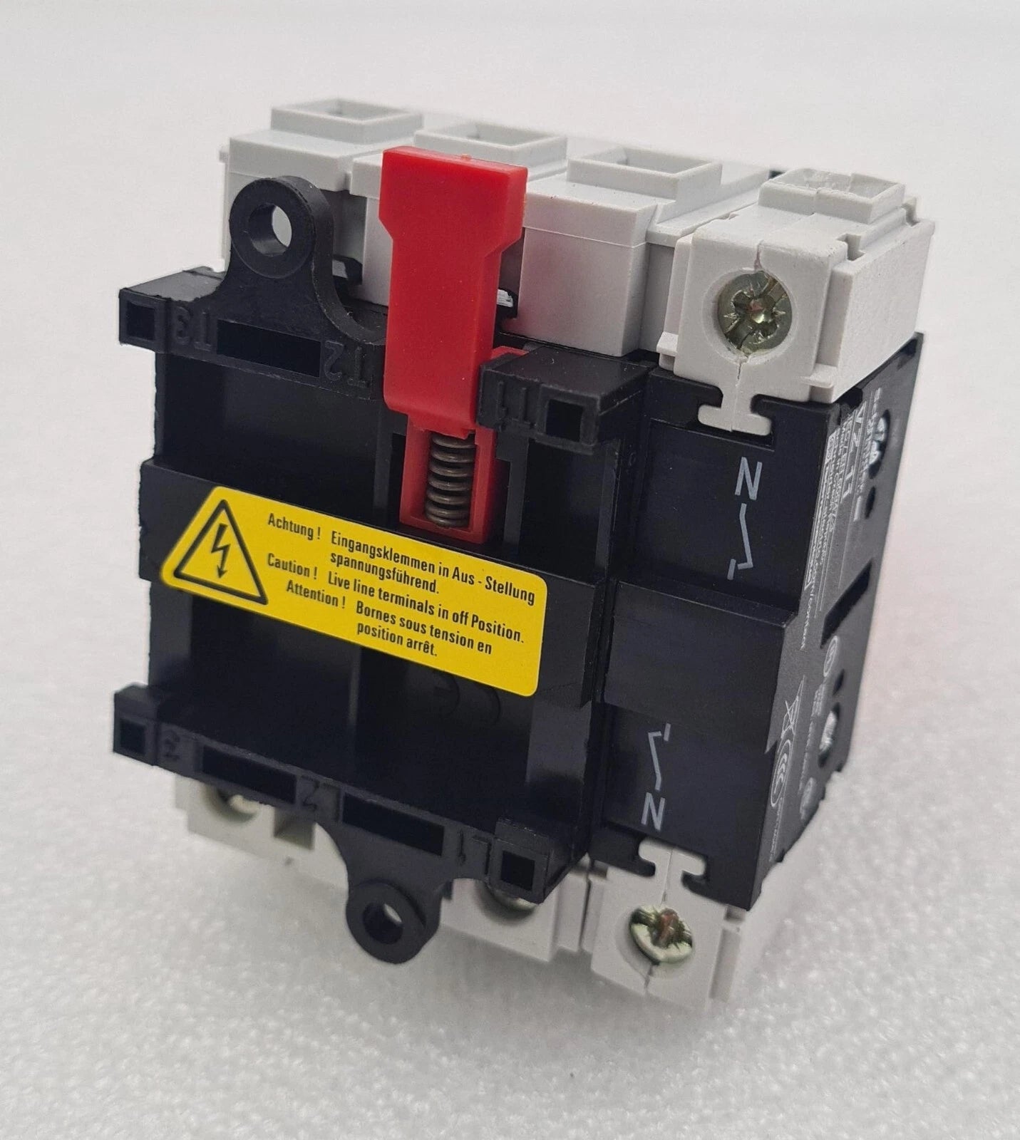 Schneider Electric V1 IEC / EN 60947-3 Main Emergency On Off Switch 32A W/ VZ 11