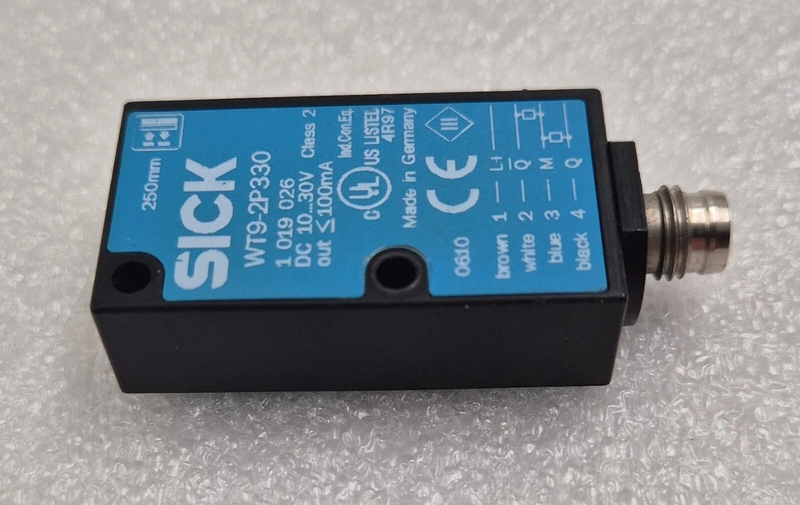 SICK WT9-2P330 1019026 Photoelectric Sensor Detector DC 10-30V