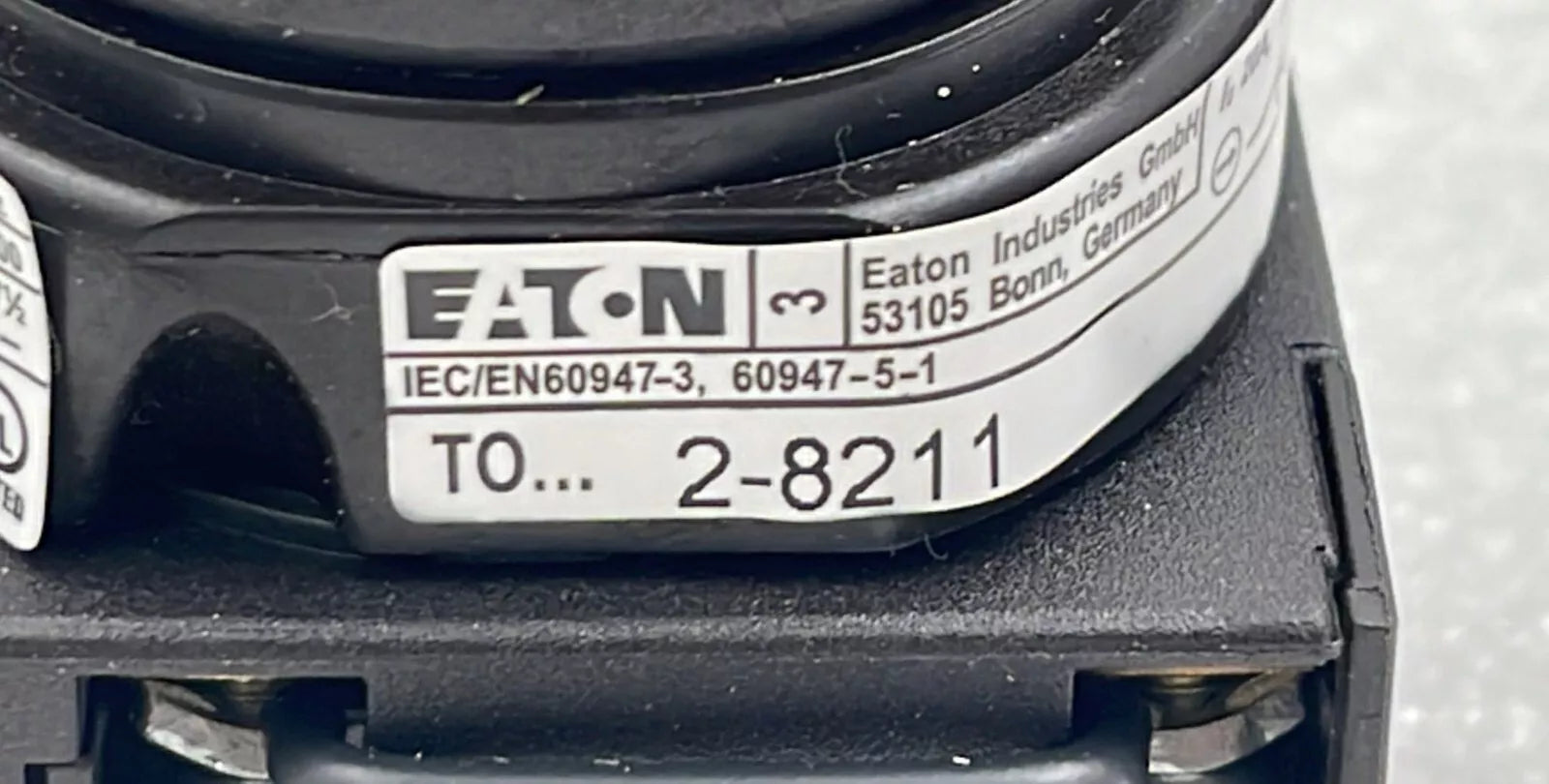 [LOT 2] NEW- Eaton T0-2-8211/E IEC / EN 60947-3 Position Group Switch On Off UPS