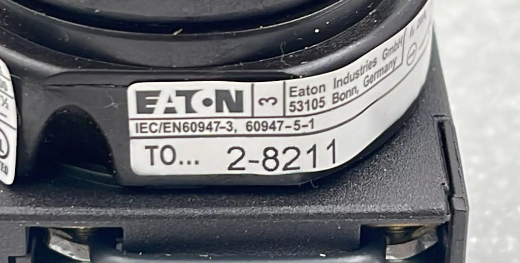 [LOT 2] NEW- Eaton T0-2-8211/E IEC / EN 60947-3 Position Group Switch On Off UPS
