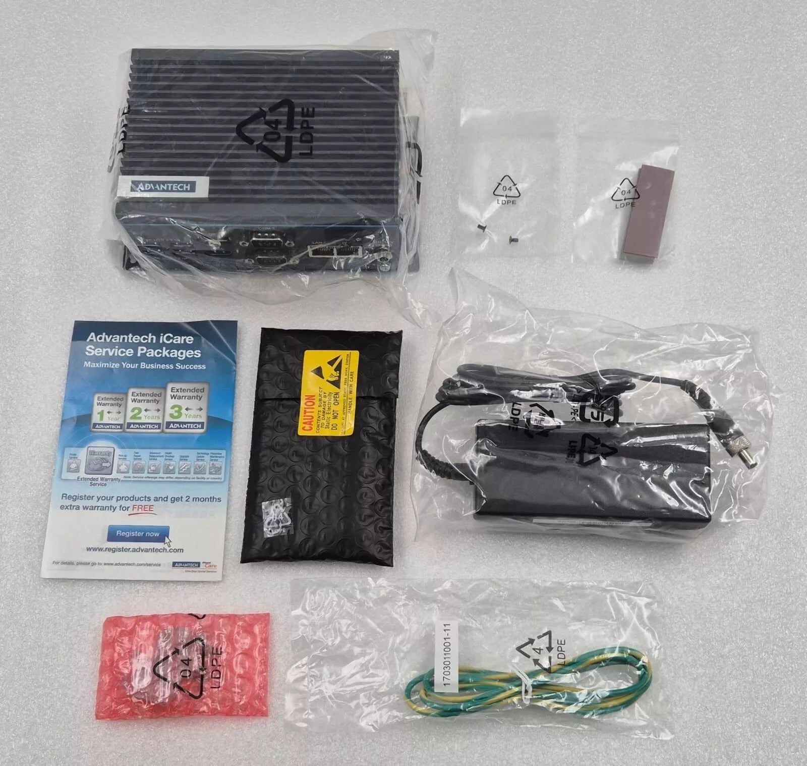 *NEW* Advantech UNO-238-85N1AE Compact IoT Edge Embedded Computer 8G RAM UNO-238