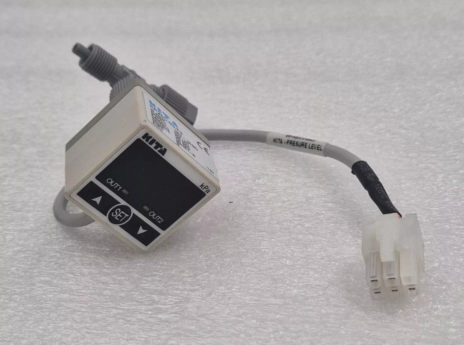 KITA KP25C-03-F3 High Precision Digital Pressure Sensor Switch 12-24VDC