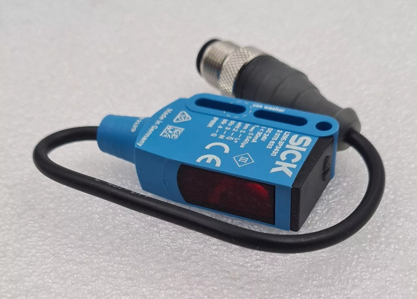 NEW - SICK L29E-3P3430 2075833 Photoelectric Sensor