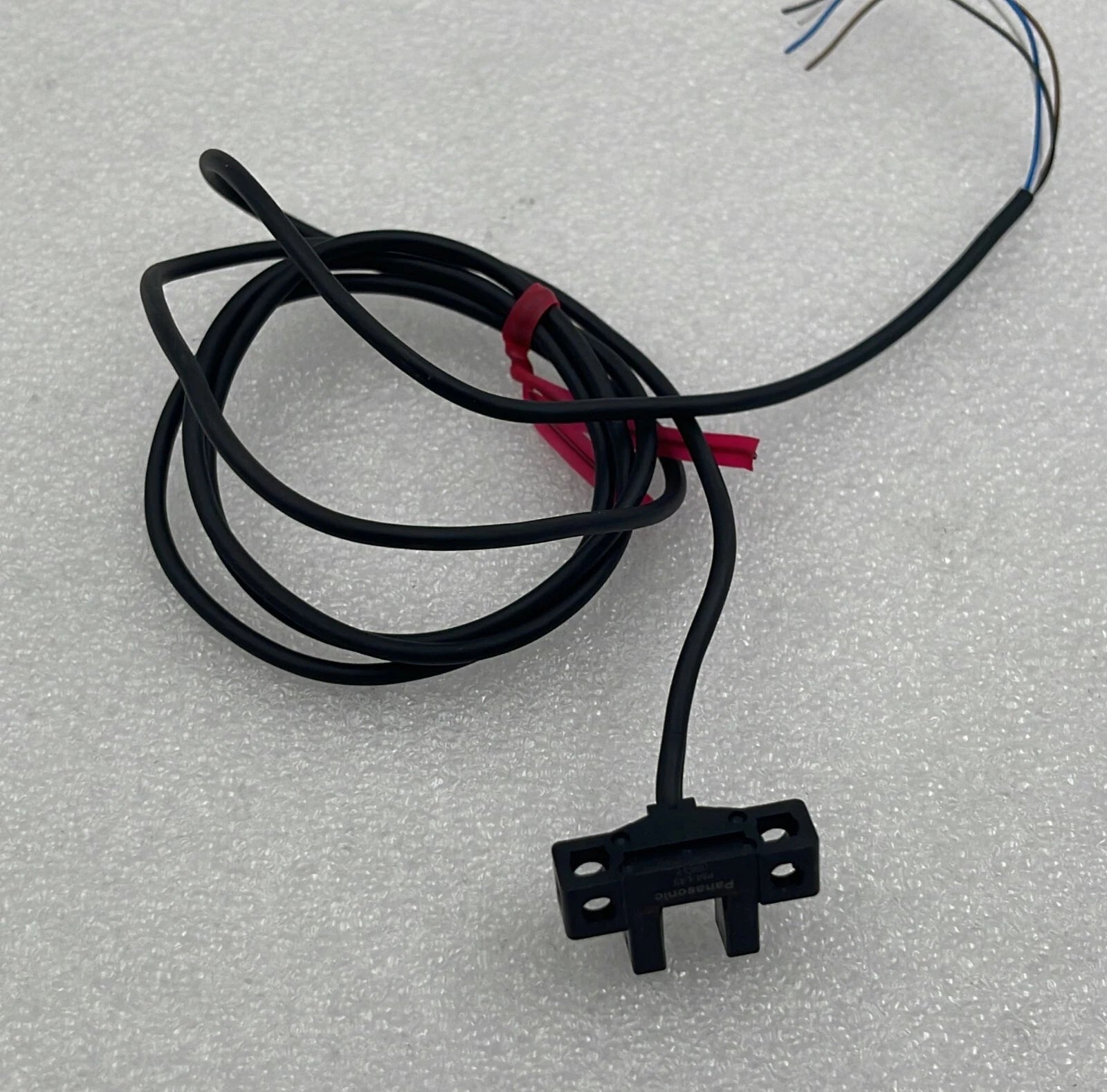 [LOT 10 PCS] NEW - Panasonic PM-L45 U-Shaped Micro Photosensor UPML45