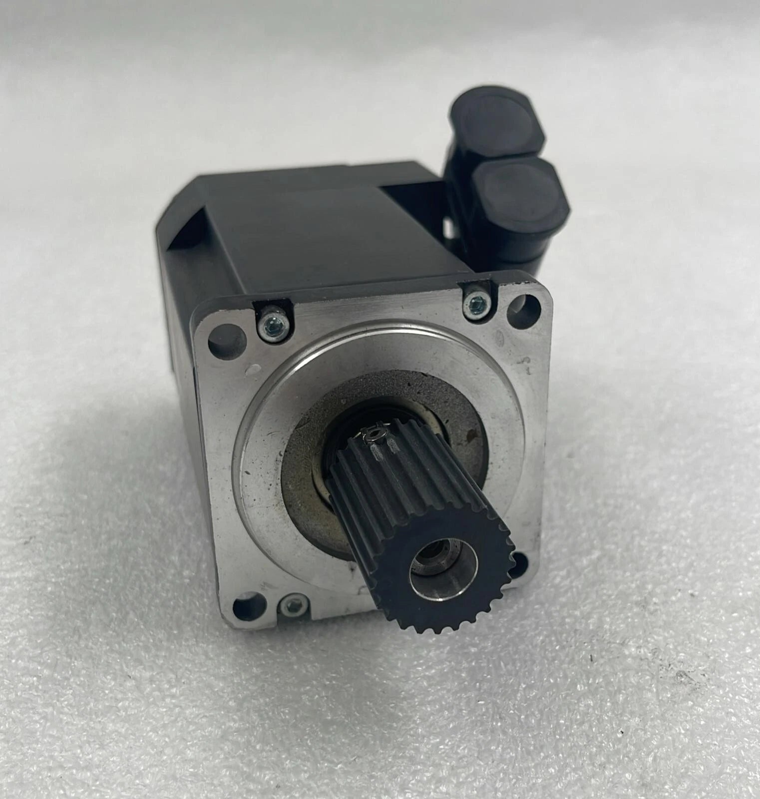 B&R Automation 8LVA23.R0030D027-0 Synchronous Servo Motor