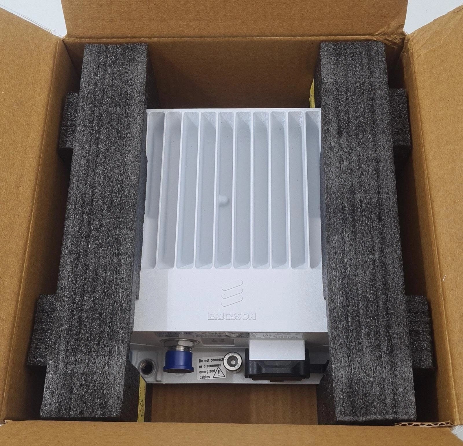 NEW - Ericsson Radio unit UKL 402 15/02H MINI-LINK 6363 23/02H R2A