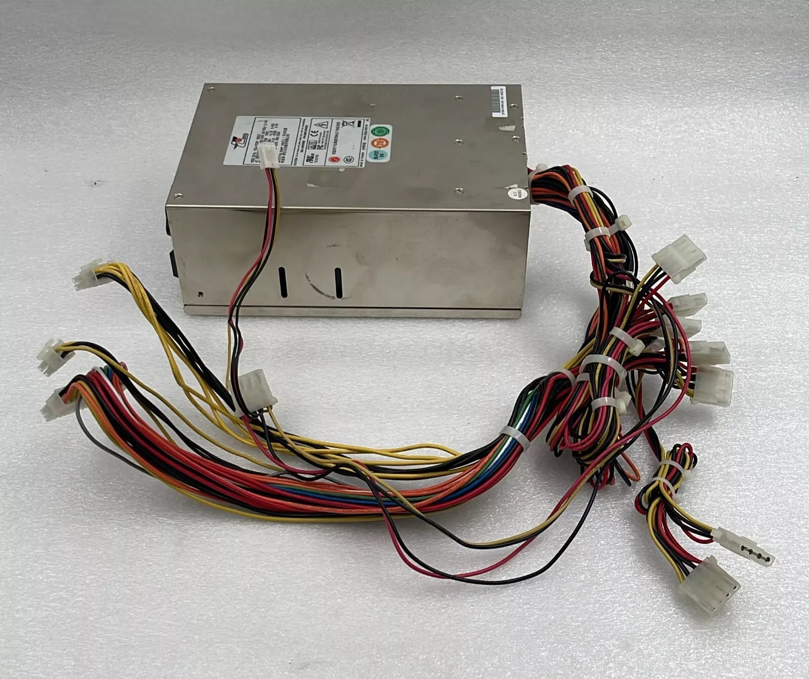 Zippy Emacs PSA-6700P Power Supply Module 700W B001200002