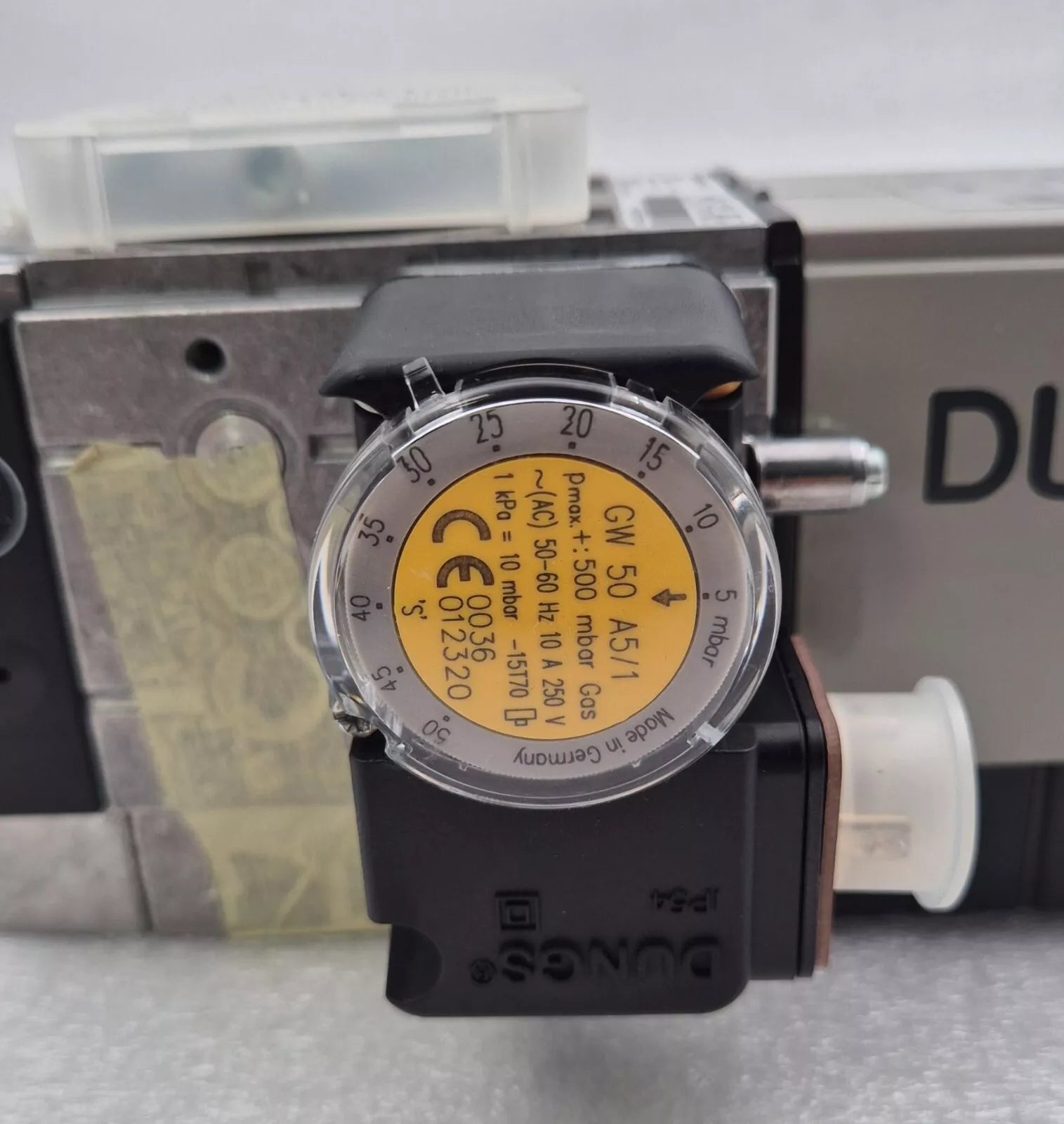 NEW - DUNGS Weishaupt W-MF-SE 507 C01 S22 247023 Solenoid Valve Manifold Burner