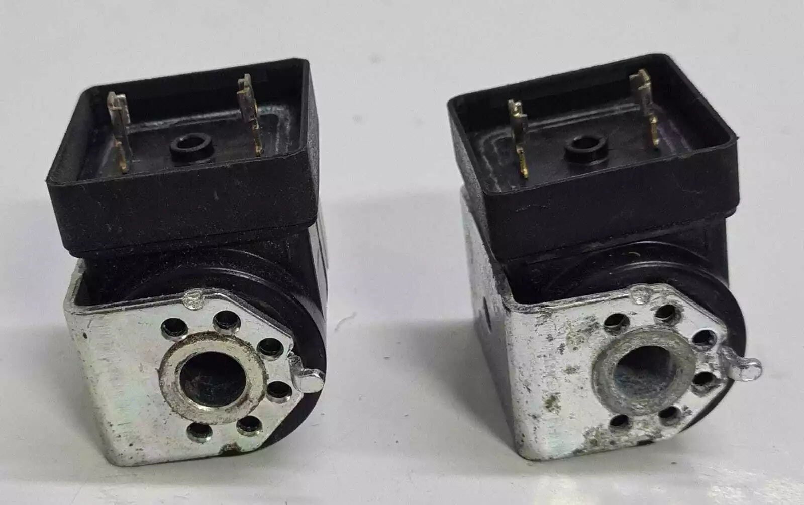 [LOT OF 5] AUK Muller SVGW 93296 24V V 24-022 5698 247 Solenoid Coil
