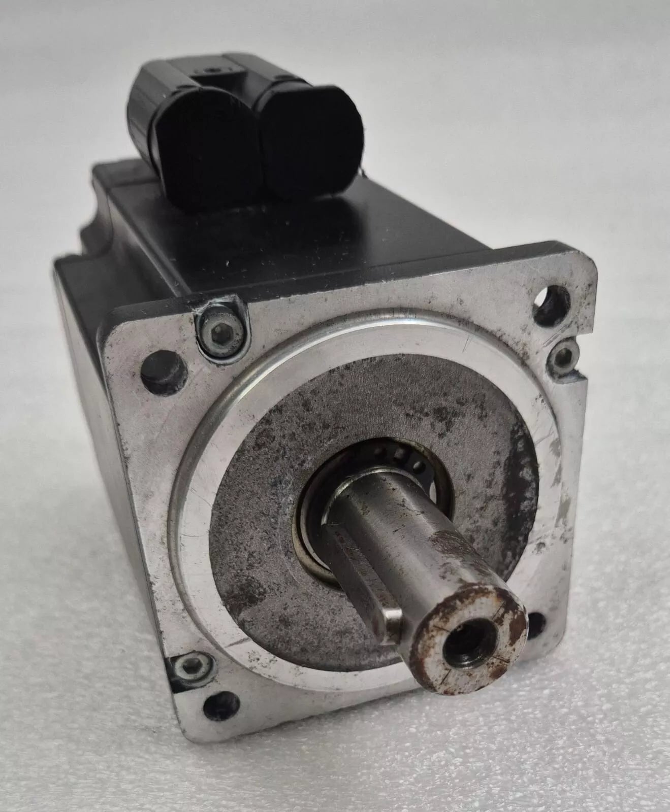 B&R Automation Servo Motor 8LVA33.R0021D100-0