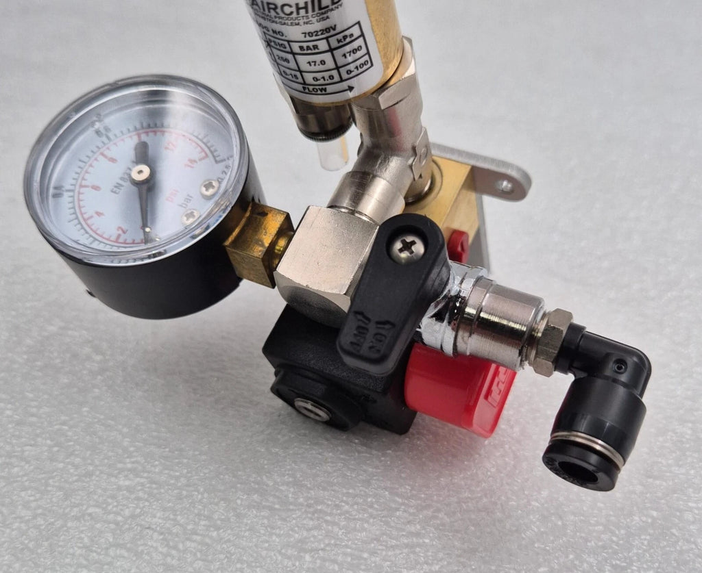 [LOT 2] FAIRCHILD 70220V Pneumatic Subminiature Regulator 250 PSIG 17 BAR ASSY