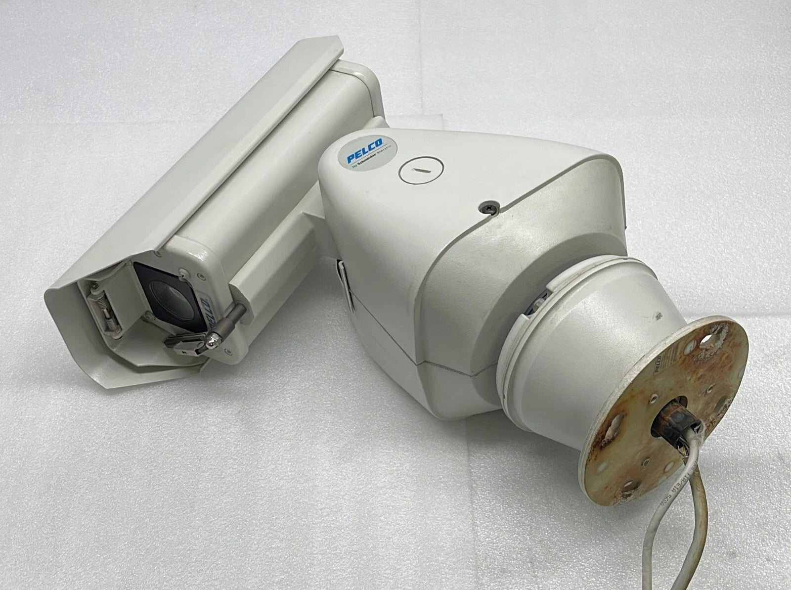 PELCO Esprit ES5230-12N CCTV surveillance camera front view