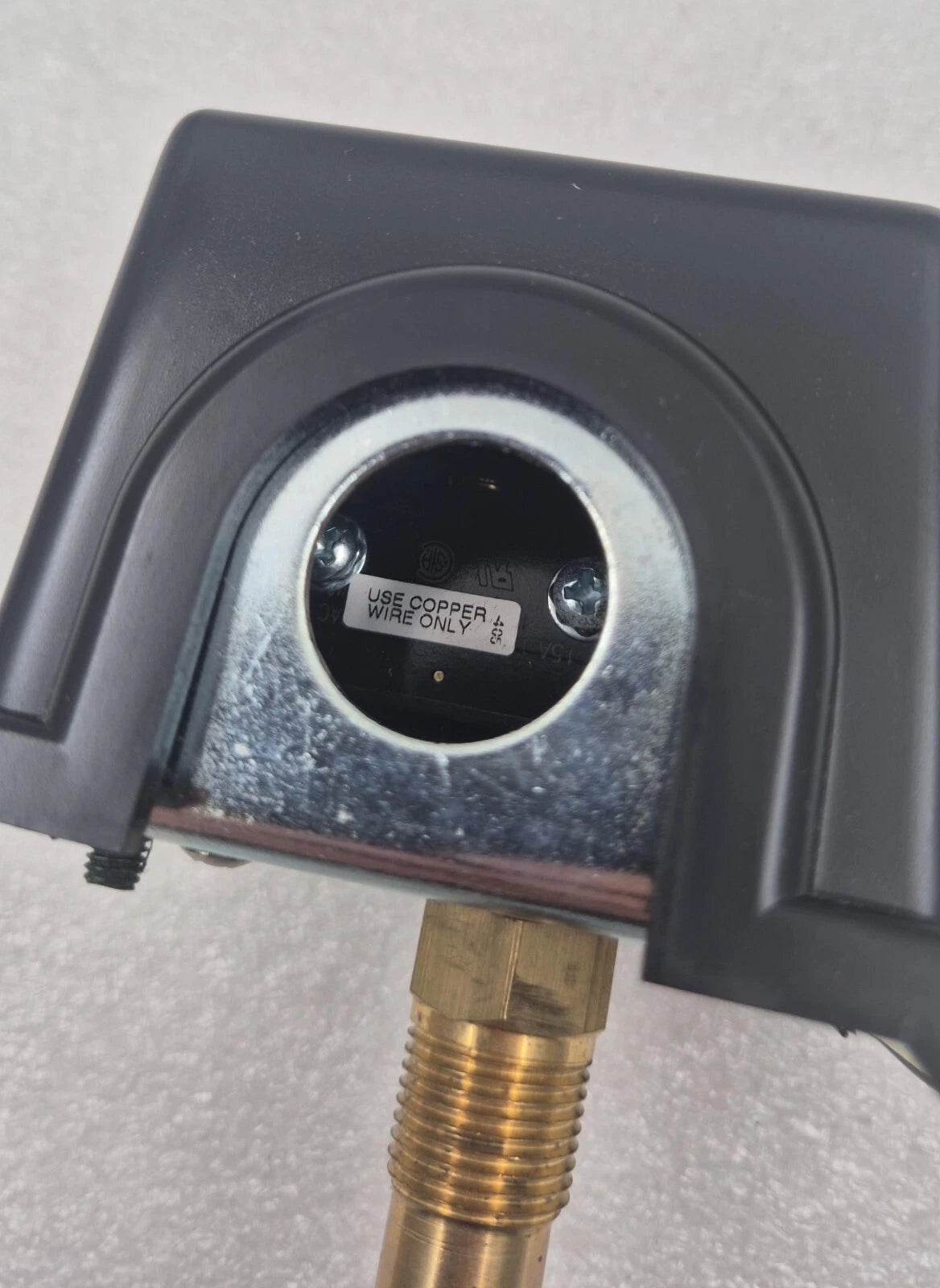 UNITED ELECTRIC CONTROLS C54-103 9135 TEMPERATURE CONTROLLING SWITCHES 54 SERIES