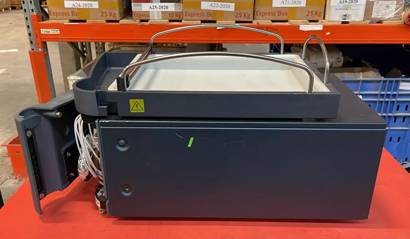 Waters Acquity Binary Solvent Manager UPLC 186015001 W/ Tray **AS IS