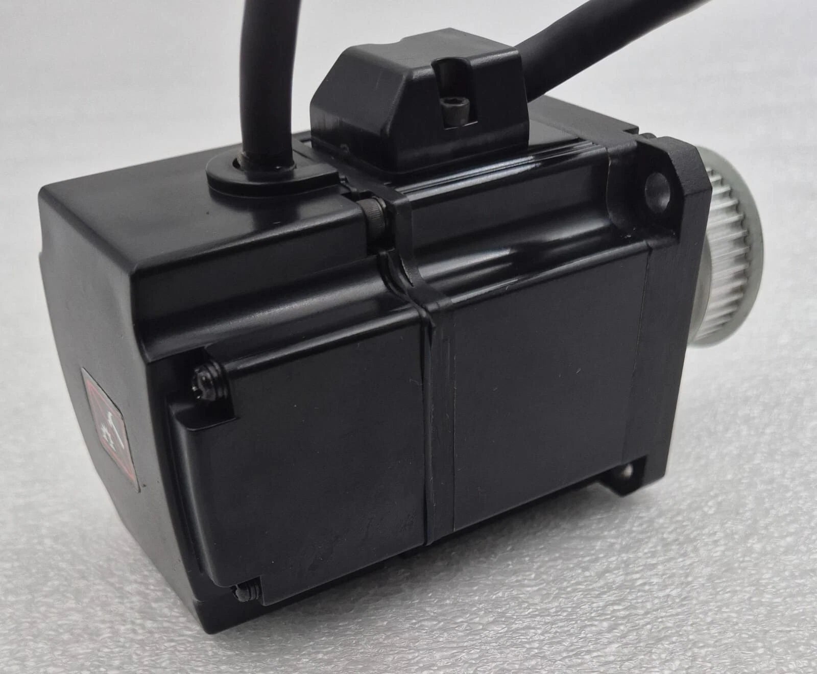 METRONIX APM-SB01ADK AC SERVO MOTOR