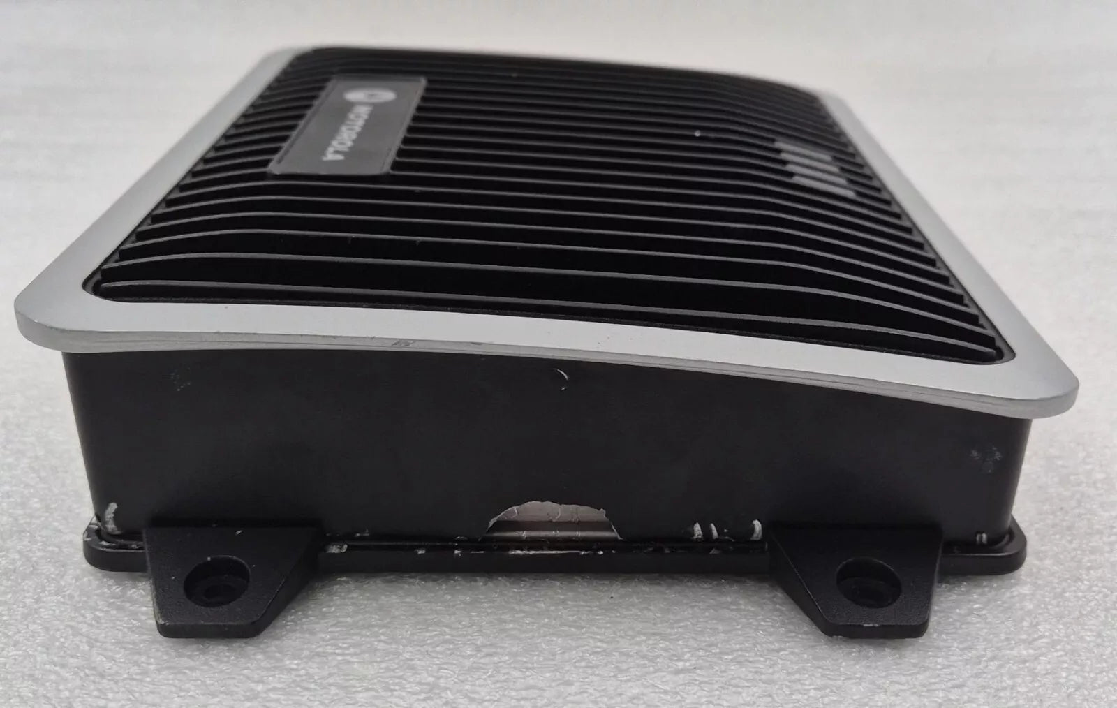 Motorola FX9500 FX9500-81324D41-US 8-Channel UHF RFID Reader 24V