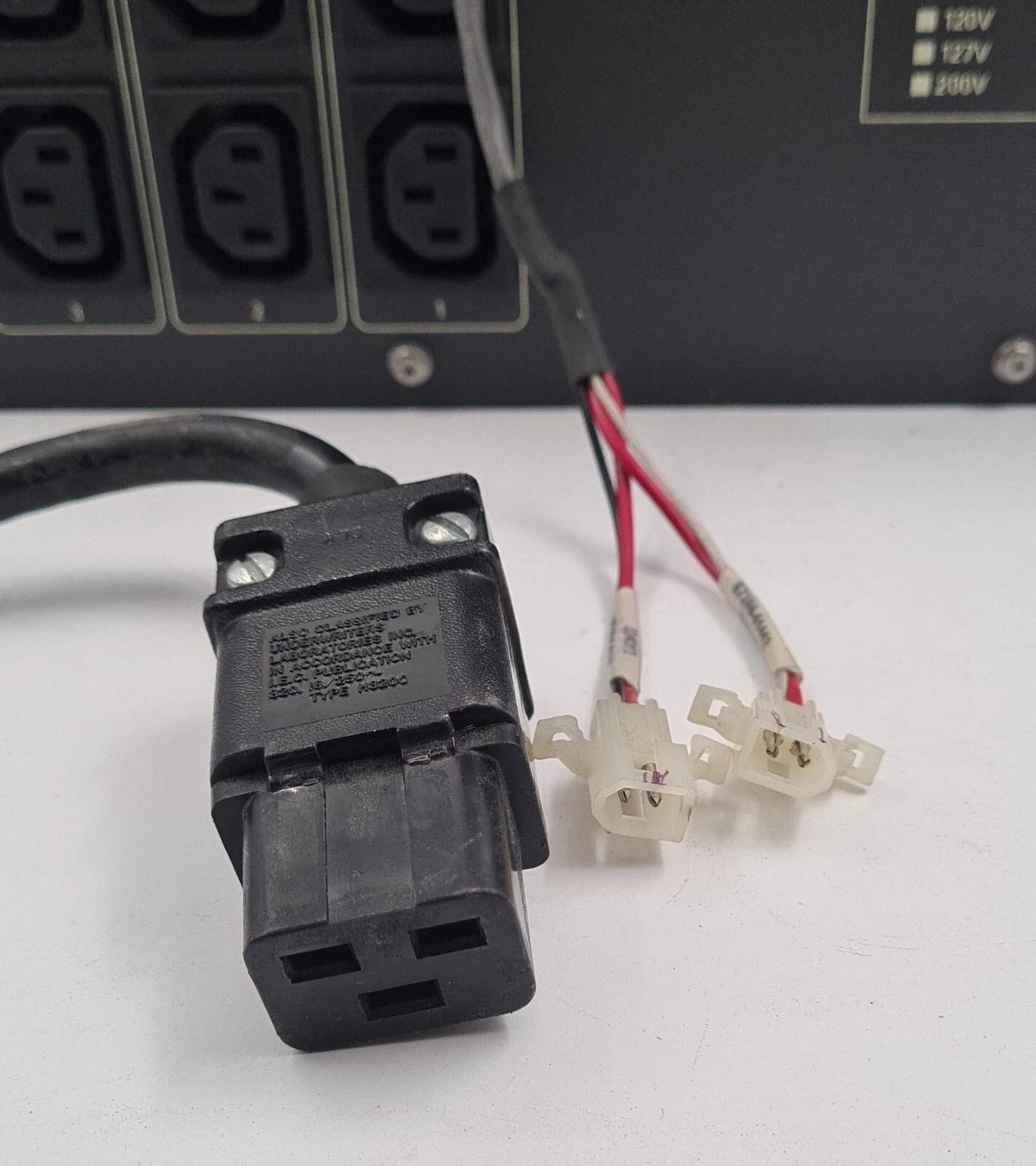 HEWLETT PACKARD E1135C POWER DISTRIBUTION UNIT 5DX XRAY HP E1135-80052 60Hz 208V