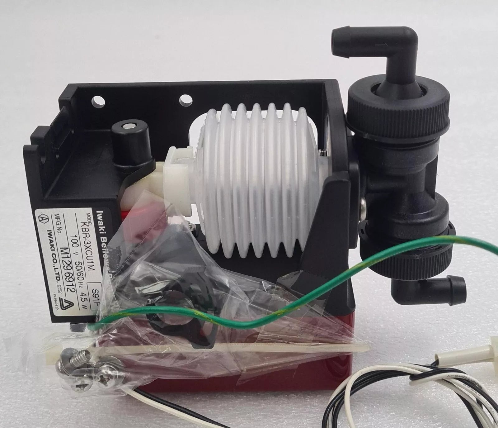 NEW - Iwaki Bellows Pump KBR-3XCU1M 100V 4.5W