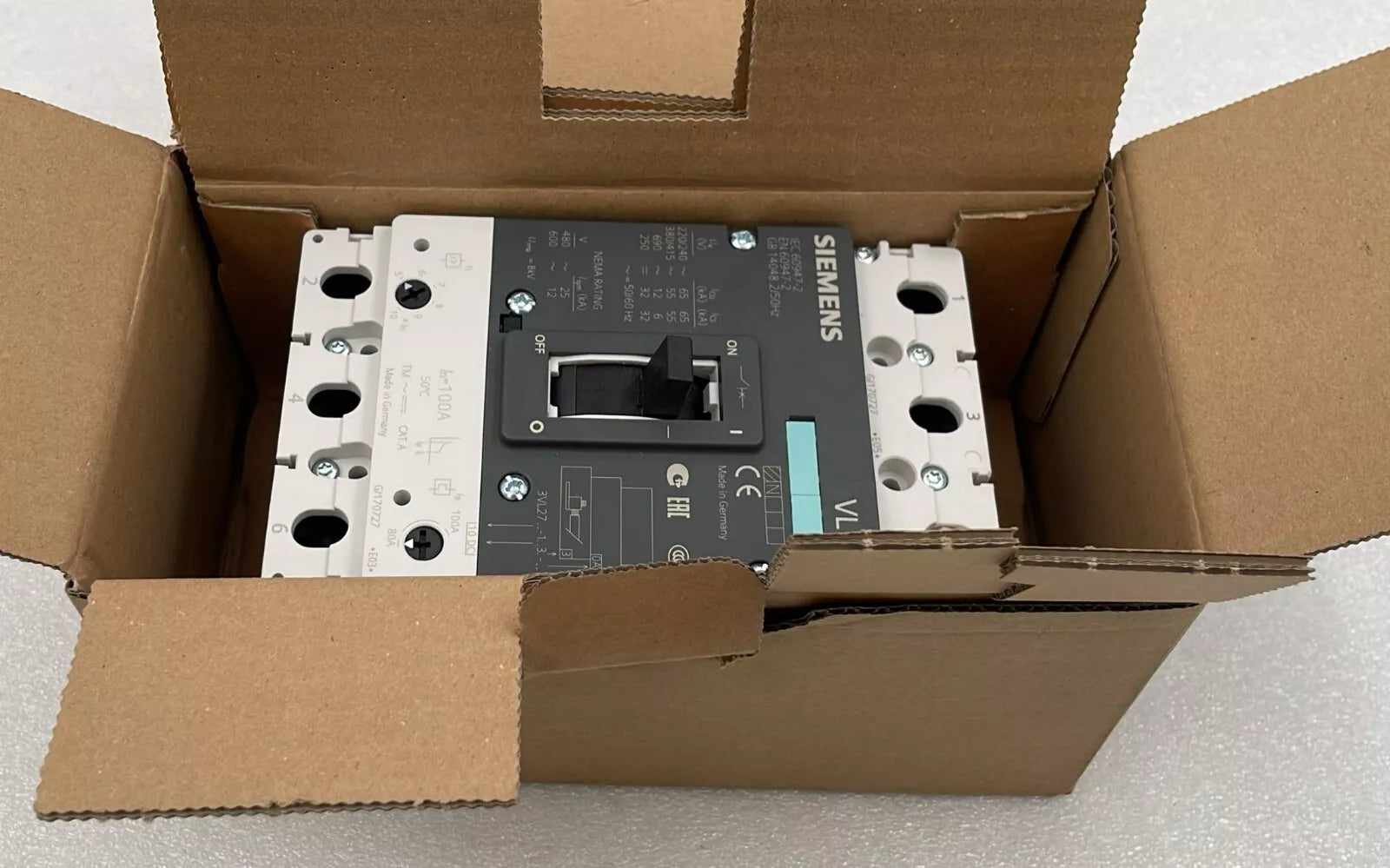 Siemens VL160 Circuit Breaker 3VL2716-1AA33-0AA0 W/Current Trigger 3VL9210-7DC30