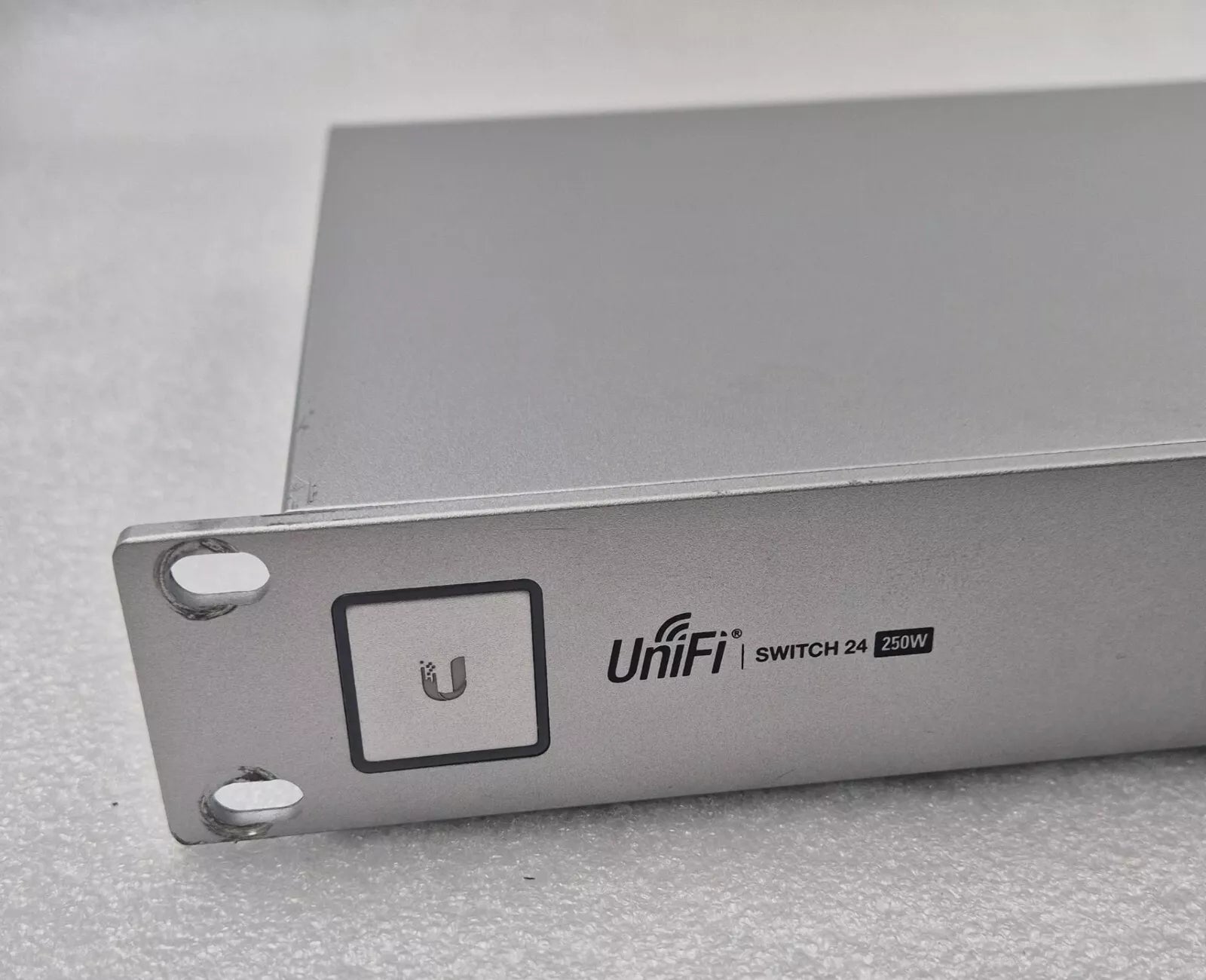 UBIQUITI NETWORKS UniFi US-24-250W 24-Port Rack Mountable Ethernet Switch 250W