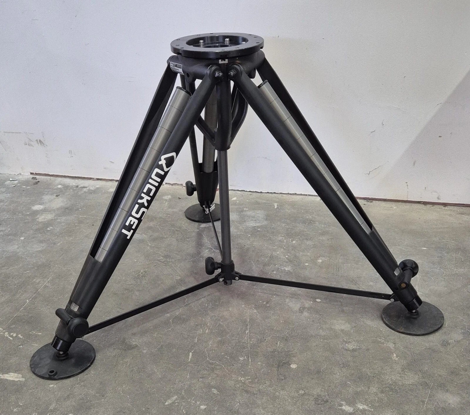 MOOG QuickSet 4-60450-0A tripod QGT-3 6 inch platform