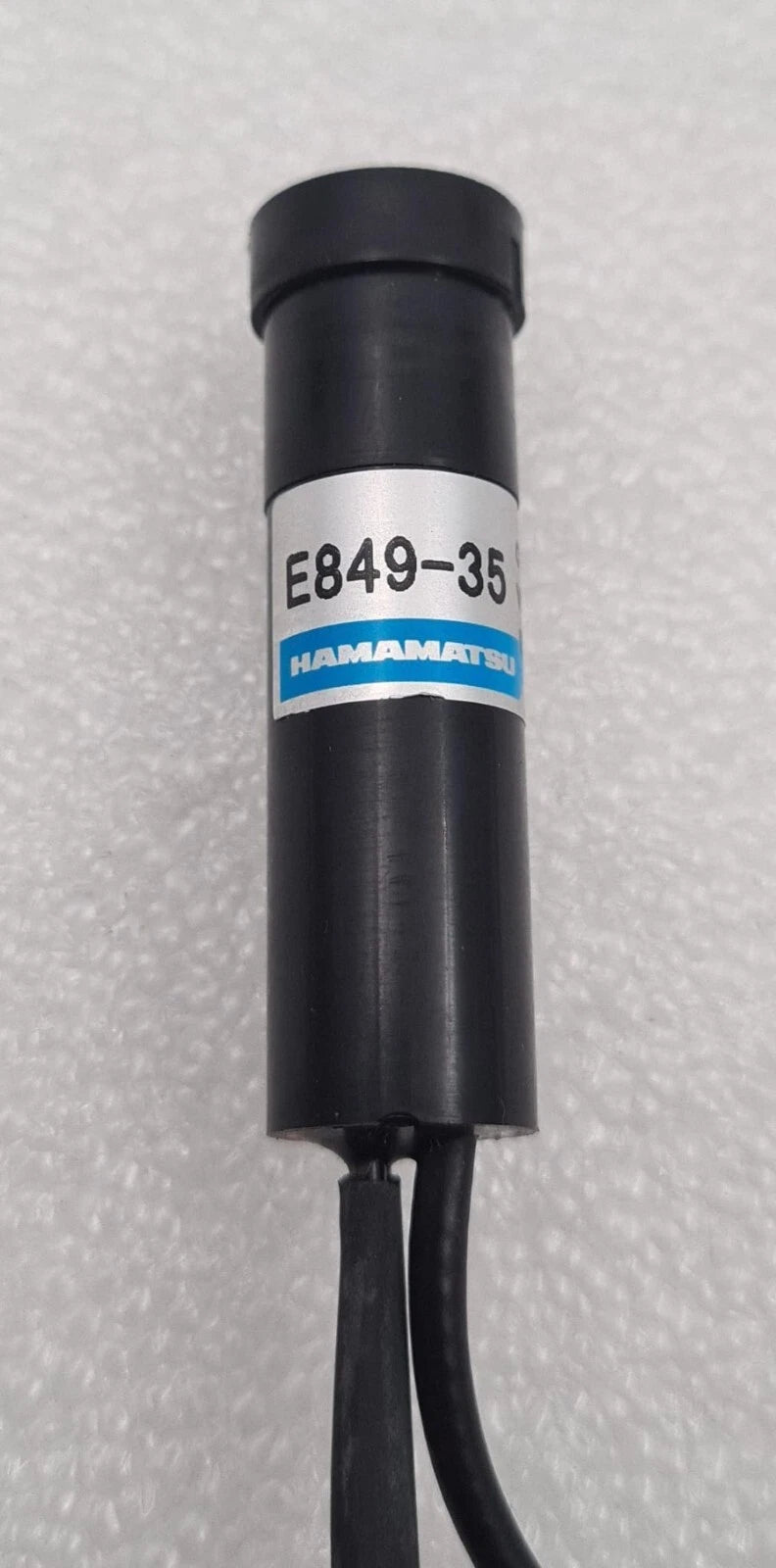 Hamamatsu Photomultiplier Tube R647P & D-Type Socket E849-35 Female