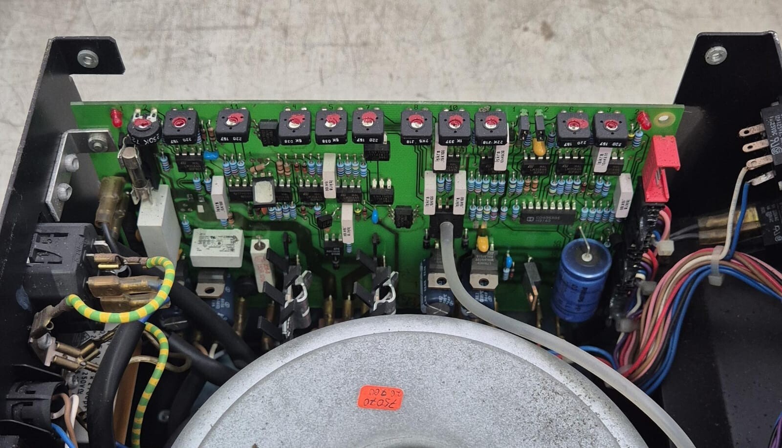 Weller WHA-2000 Temperature-controlled hot air station 53305699  **FOR PARTS**