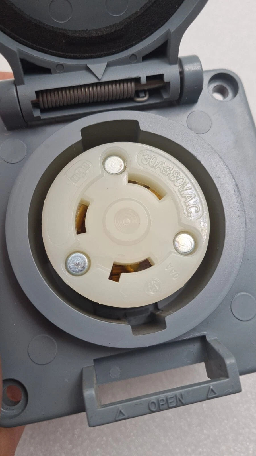 HUBBELL HBL2640SW Watertight Safety-Shroud Twist-Lock Receptacle 30A 480V 3-Wire