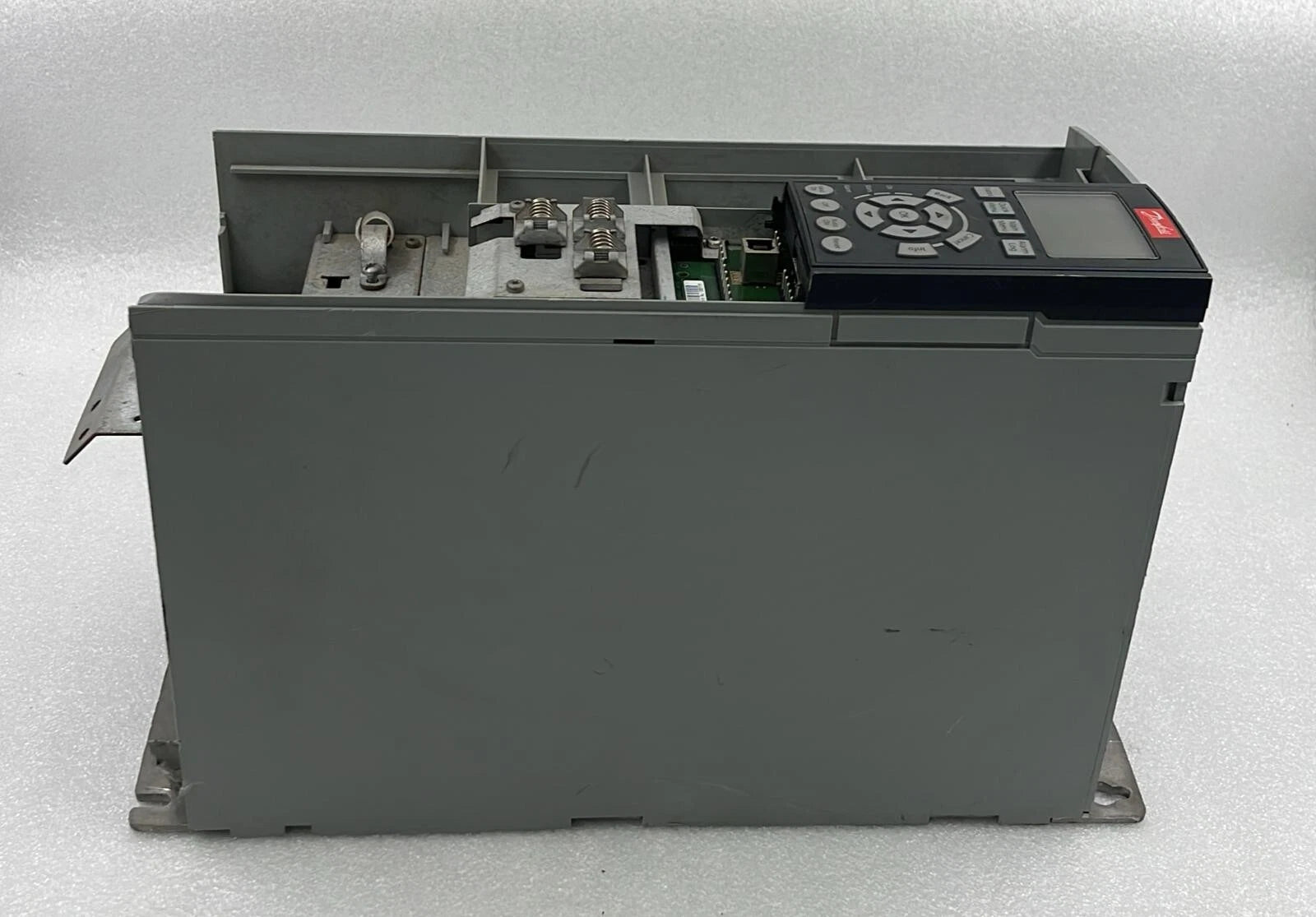 Danfoss VLT HVAC Drive FC-102P11KT4E20H2XGXXXXSXXXXAXBXCXXXXDX 131F0426 **AS IS