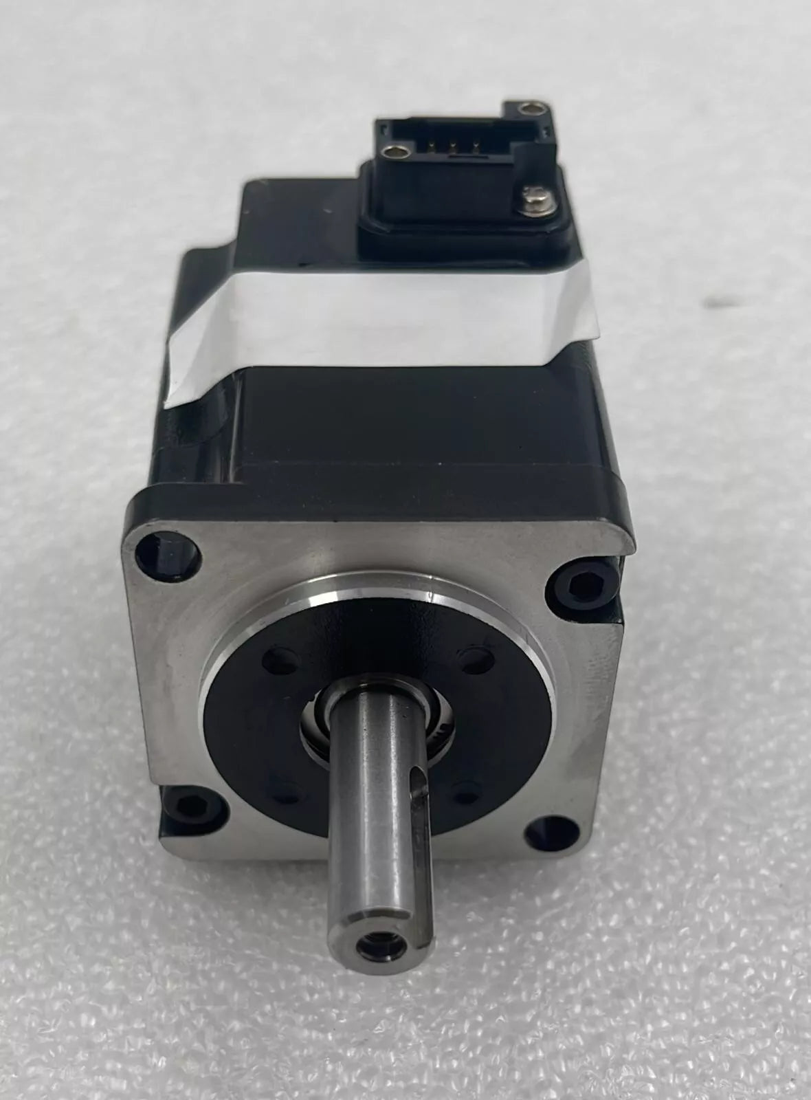 YASKAWA SGM7J-A5AFA61 AC SERVO MOTOR