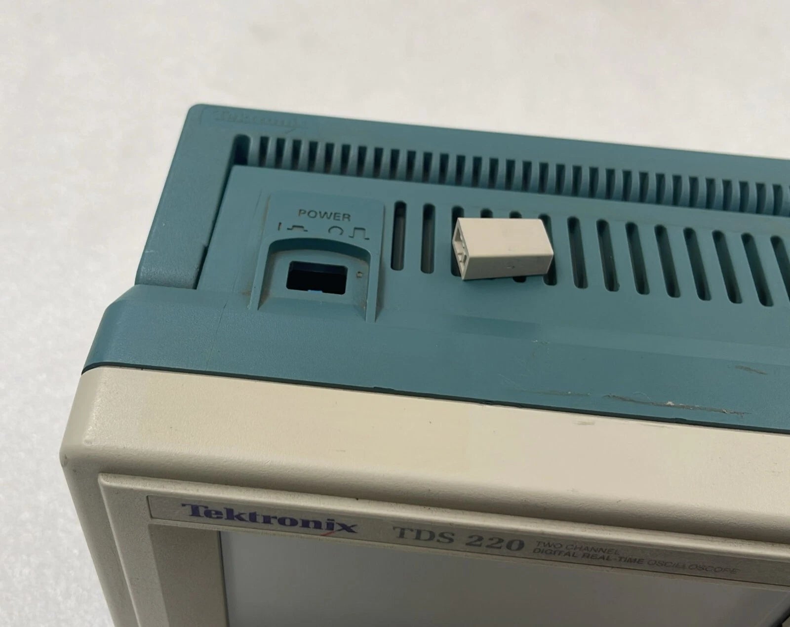 Tektronix TDS 220 Two-Channel Digital Real-Time Oscilloscope 100MHz 1GS/s