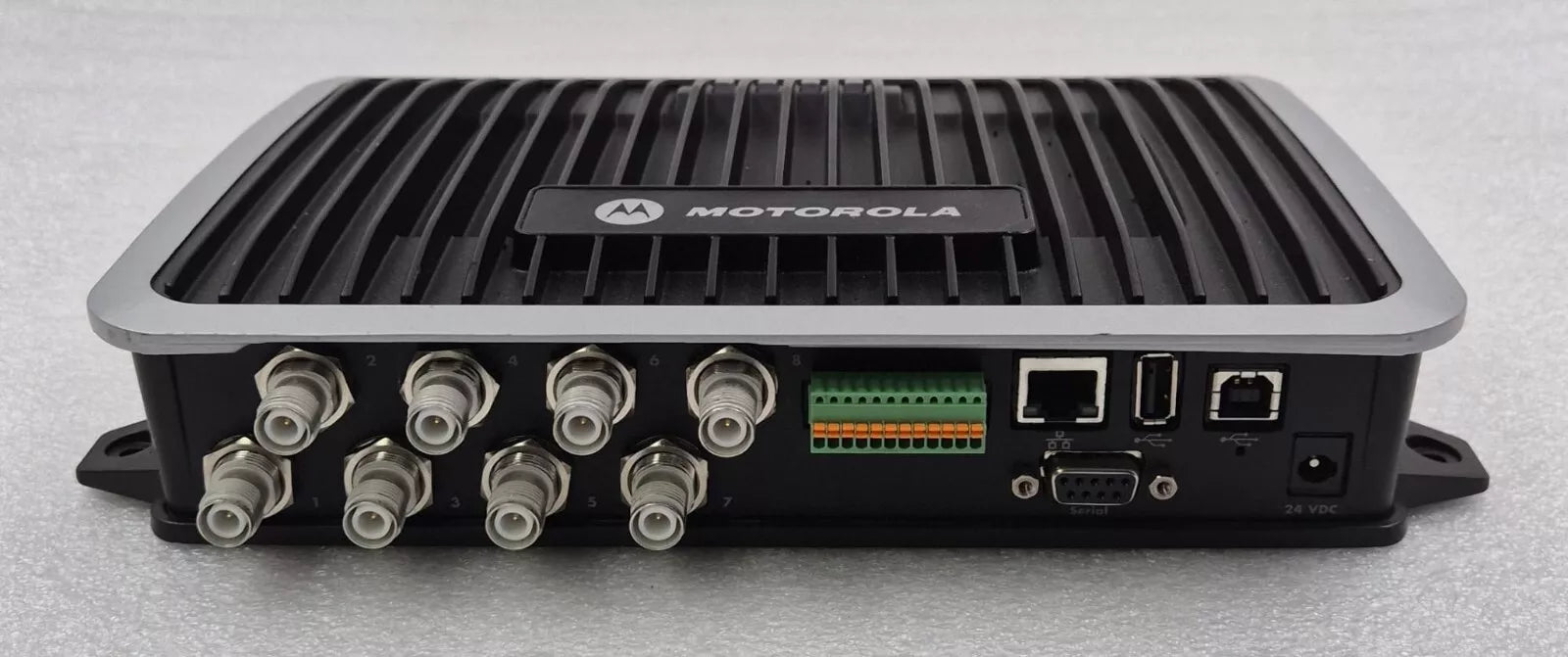Motorola FX9500 FX9500-81324D41-US 8-Channel UHF RFID Reader 24V