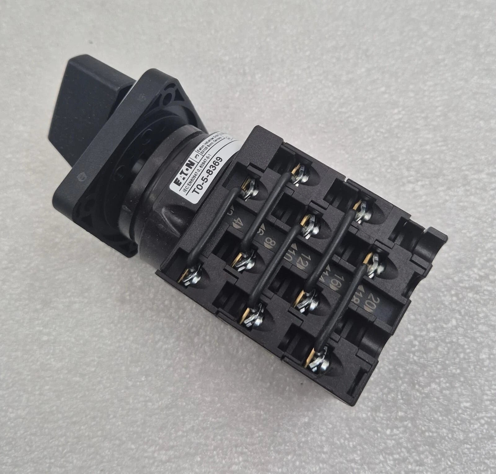 **NEW** Eaton T0-5-8369/E Toggle Switch Kit T0-5-8369 Change over switch 2-way