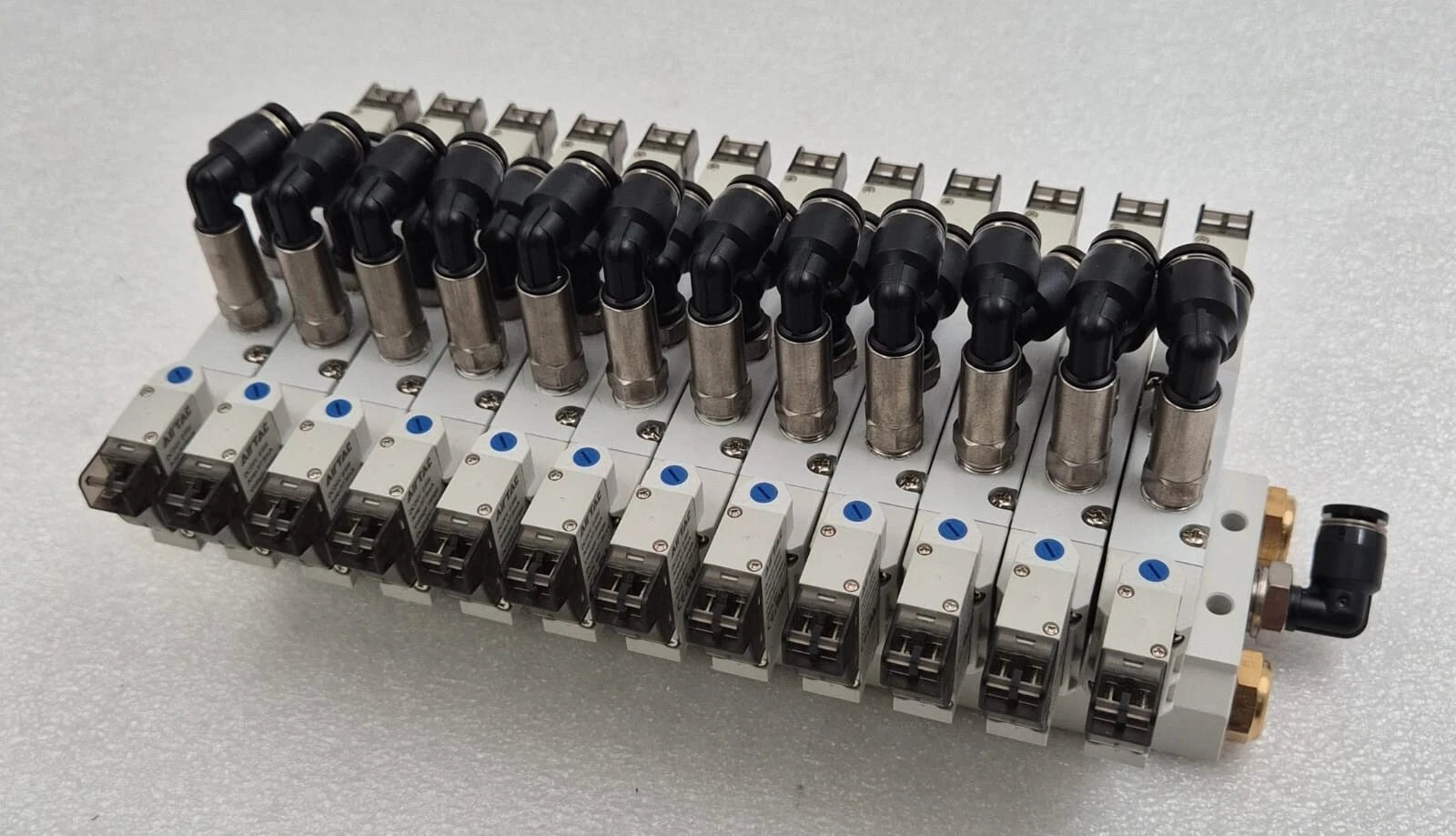 AirTAC 12x 6V120-06 SOLENOID VALVE ASSY1.5-8bar DC24V 0.9W