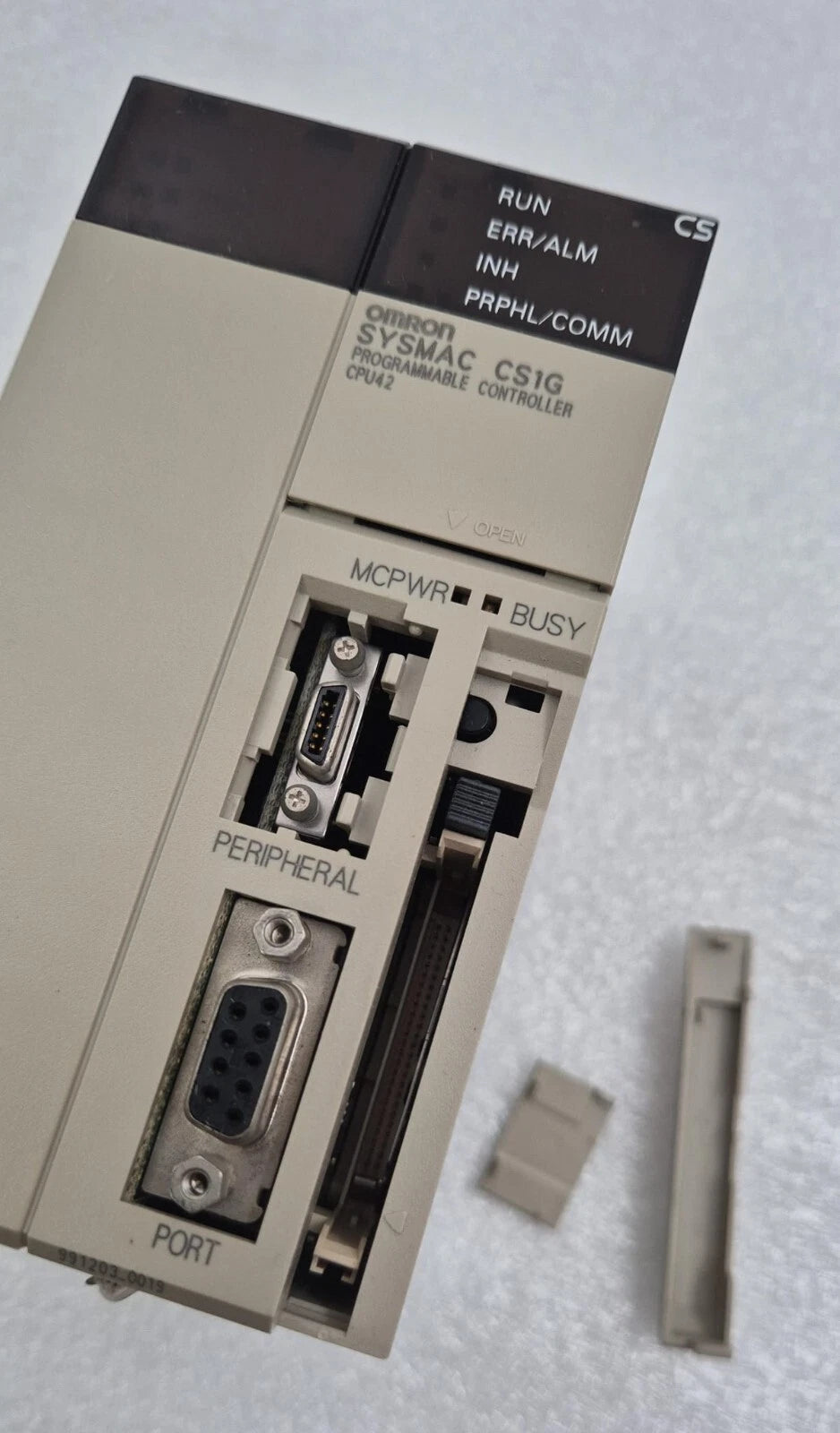 Omron CS1G-CPU42-E communication and peripheral ports