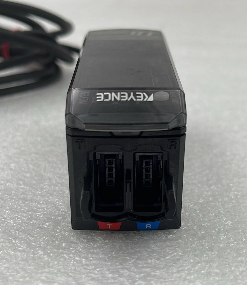 KEYENCE IB-1000 Digital Laser Sensor Amplifier Connector