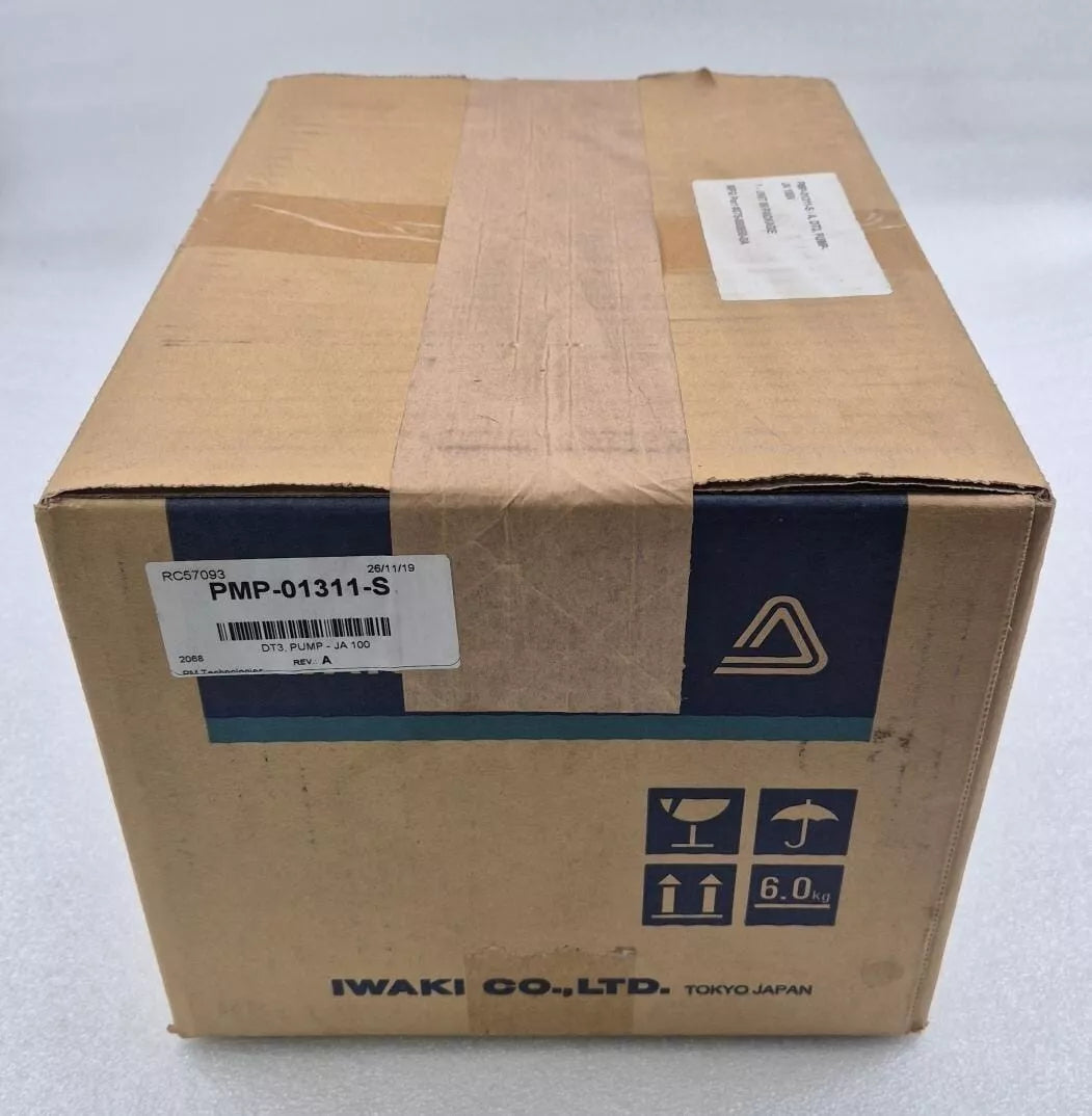 Iwaki MD-70R magnetic drive water pump industrial fluid transfer pump