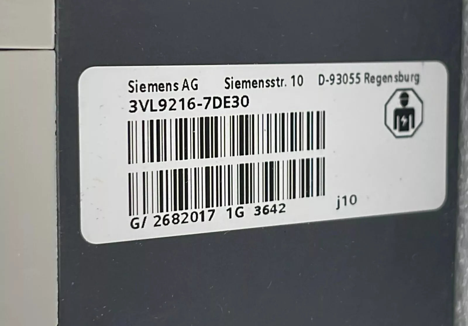 Siemens VL160 circuit breaker 3VL2716-1AA33-0AA0 & Current Trigger 3VL9216-7DE30