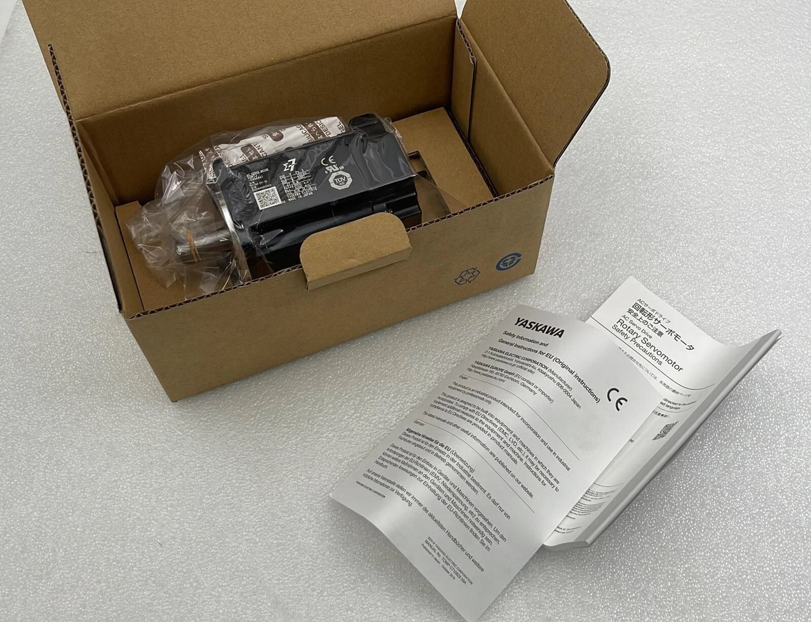 **NEW** YASKAWA SGM7J-04A6A61 AC SERVO MOTOR