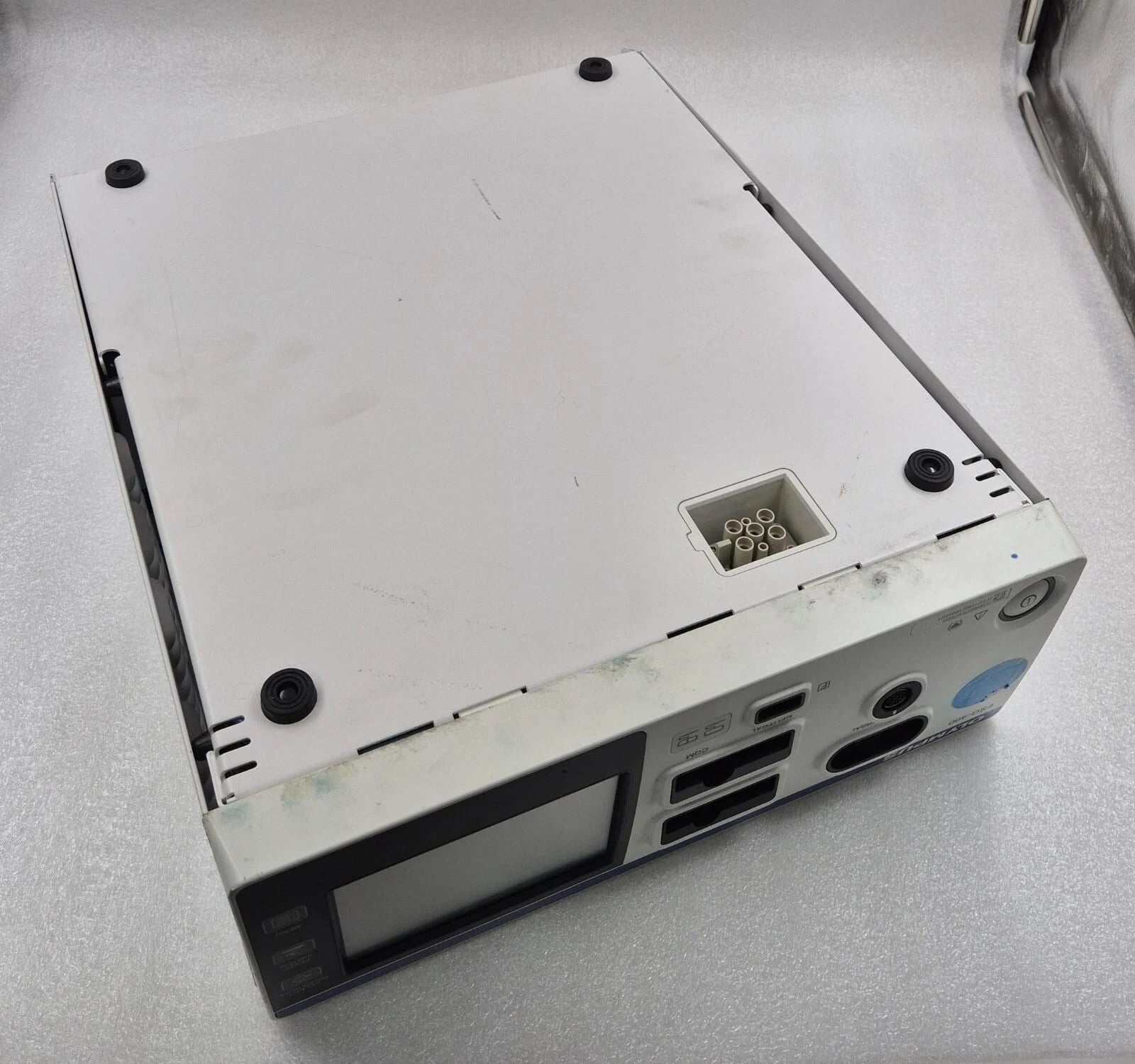 OLYMPUS PK TECHNOLOGY ESG-400 HF GENERATOR UNIT WB91051W **FOR PARTS**