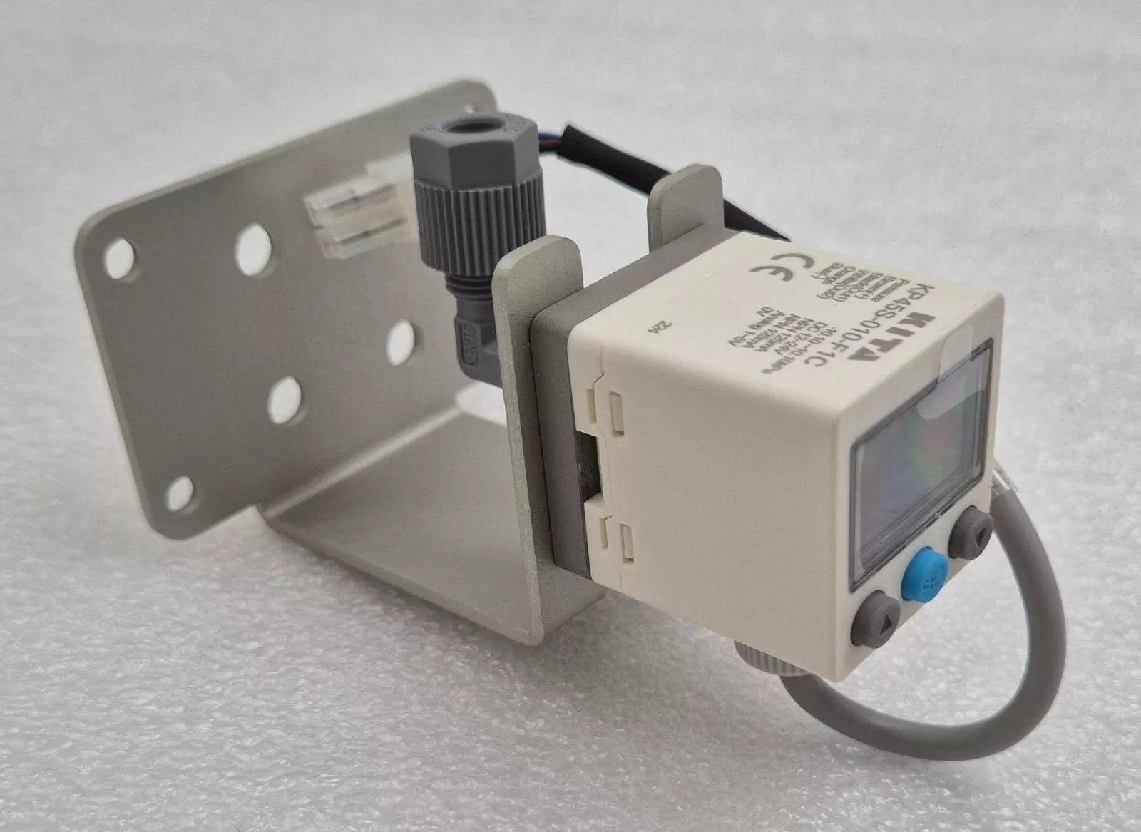 [LOT 2] KITA KP45S-010-F1C High Precision Digital Pressure Sensor Switch 12-24V