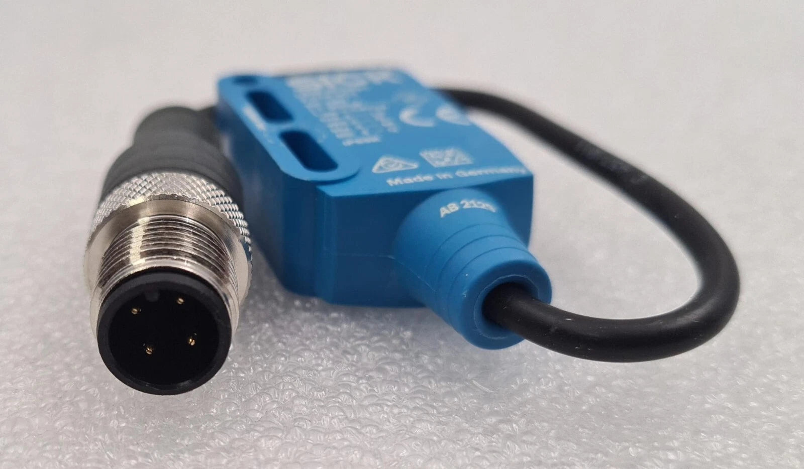 NEW - SICK L29E-3P3430 2075833 Photoelectric Sensor