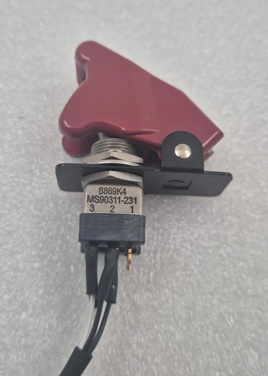 EATON Cuttler-Hummer MS90311-231 8869K4 Mini Toggle Switch W/ Safety Catch *NEW*