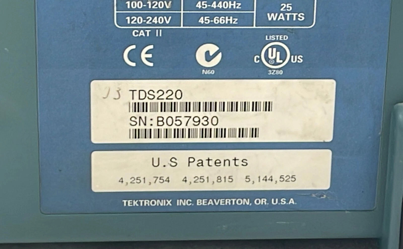Tektronix TDS 220 Two-Channel Digital Real-Time Oscilloscope 100MHz 1GS/s