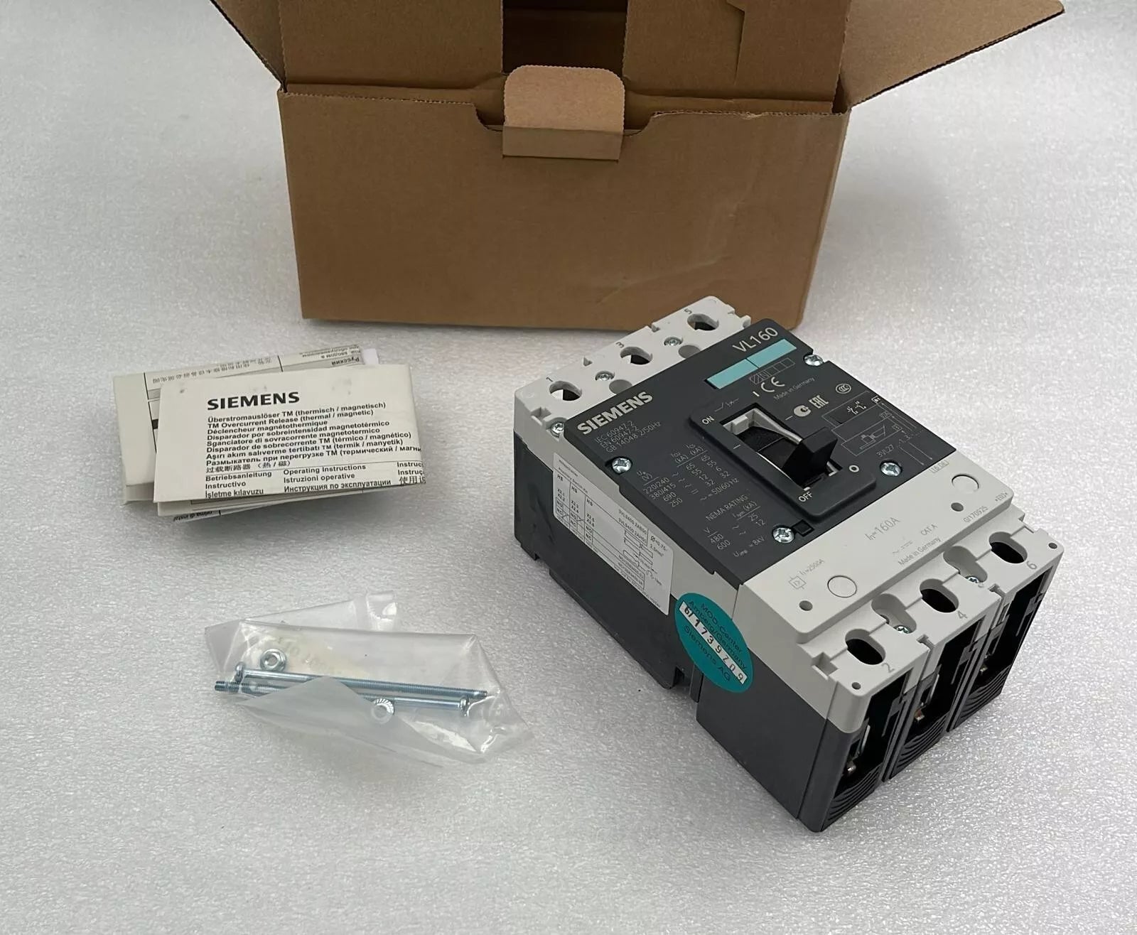 Siemens VL160 circuit breaker 3VL2716-1AA33-0AA0 & Current Trigger 3VL9216-7DE30