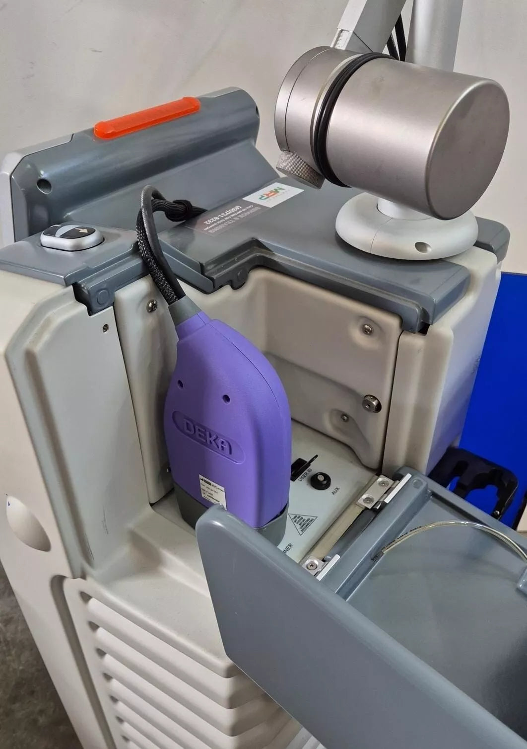 DEKA Smartxide2 M103P1 C60 MonaLisa Touch CO2 laser system with articulated arm and touchscreen interface