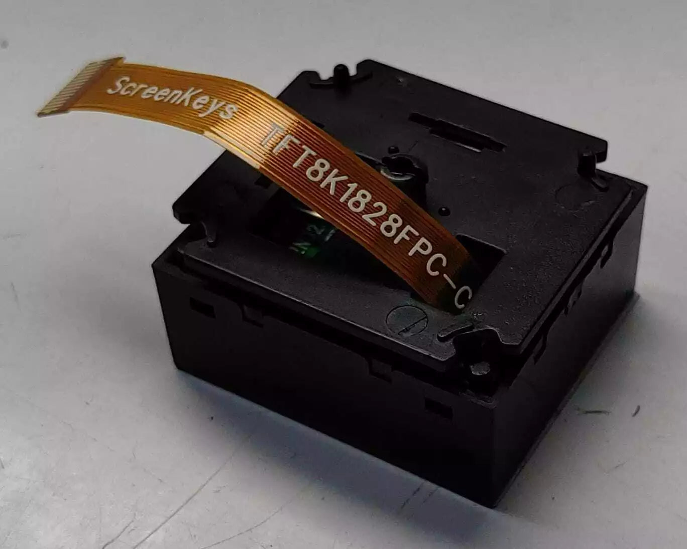 [LOT OF 4] SCREENKEYS TFT8K1828FPC-C2-E