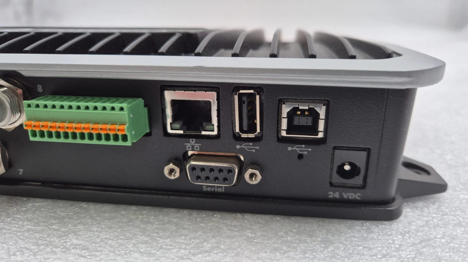 Motorola FX9500 FX9500-81324D41-US 8-Channel UHF RFID Reader 24V