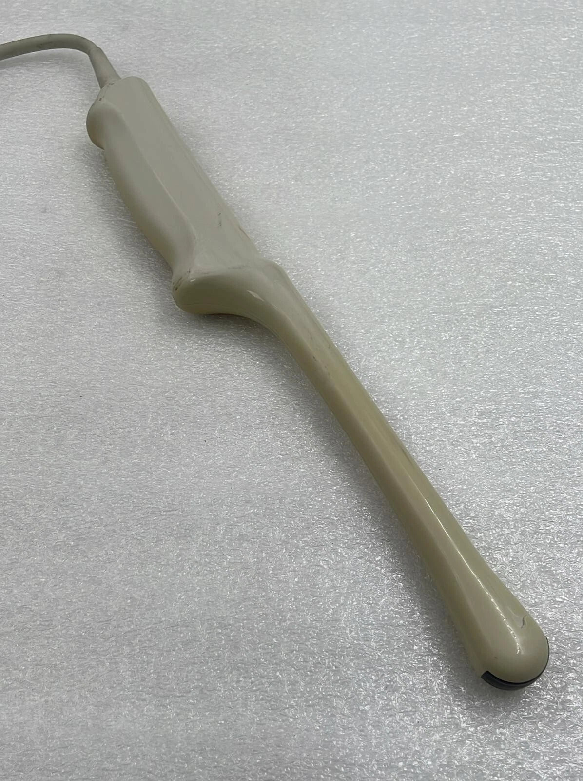 Philips C8-4v ergonomic probe handle detail